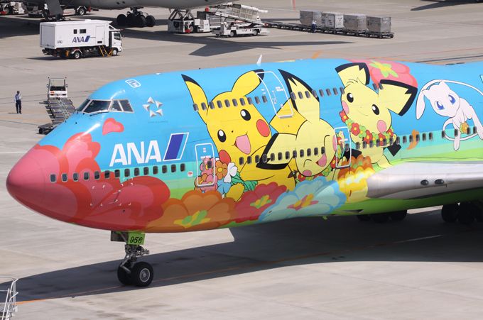 Avion Boeing 747 ANA décoré de Pokémon